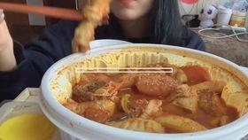 vlog在家吃瓜视频,瓜果飘香，共享悠闲时光