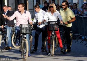 骑车吃瓜群众,品味生活百态的“吃瓜”众生相