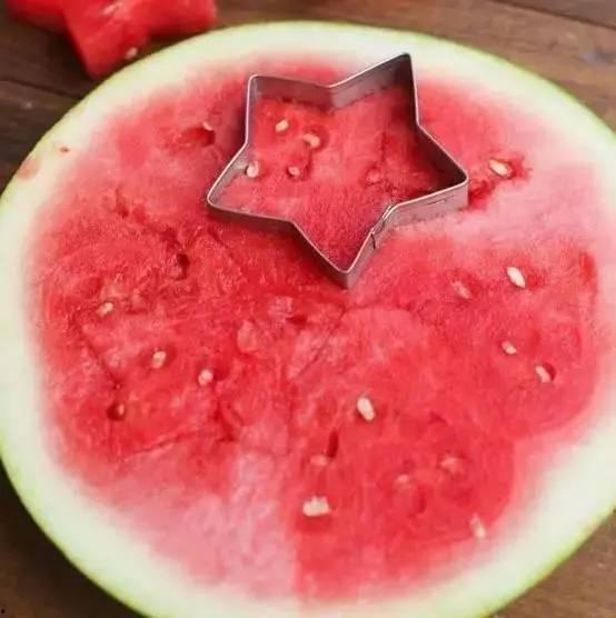 小羊吃瓜不吐籽,探寻自然界的奇妙现象