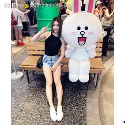 吃瓜旅游女孩视频,一场说走就走的奇妙之旅