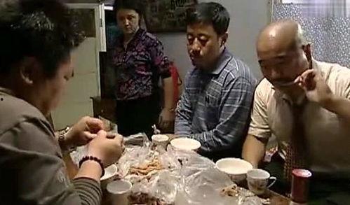 大脚吃瓜的视频,揭秘网红美食背后的故事