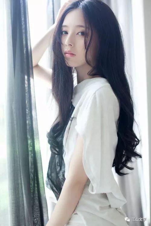 大校花吃瓜事件小说,揭秘校园风云背后的真相