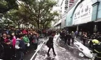 消防吃瓜围观,吃瓜群众围观，揭秘消防员英勇瞬间